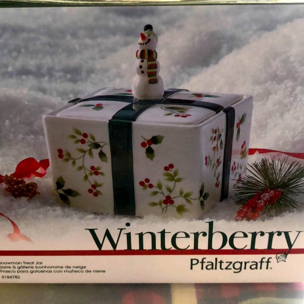 Pfaltzgraff Snowman Treat Jar Winterberry Collection - Picture 2 of 5